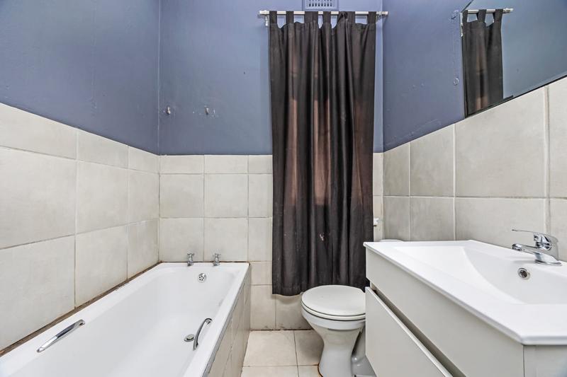 6 Bedroom Property for Sale in Goodwood Estate Western Cape